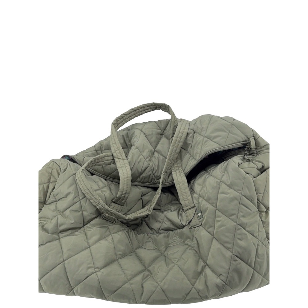 Vera Bradley Vera Ultralight Large Duffle Olive Green Floral Travel Bag